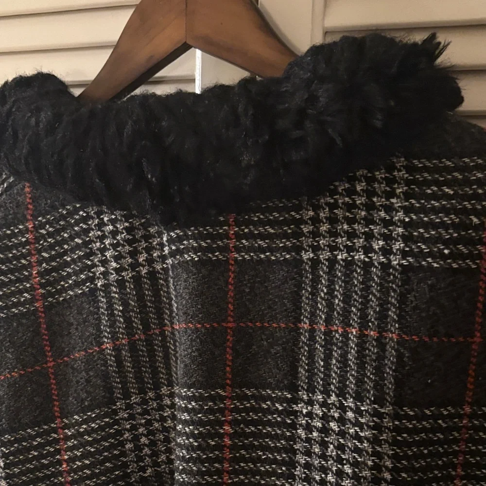 Black Plaid Cape with Faux Fur Collar OS Holiday Festive Winter Layering